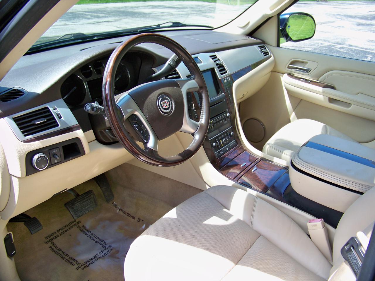 Cadillac Escalade AWD 2008