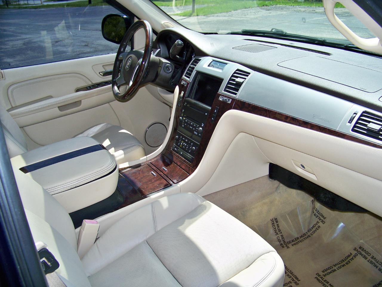 Cadillac Escalade AWD 2008