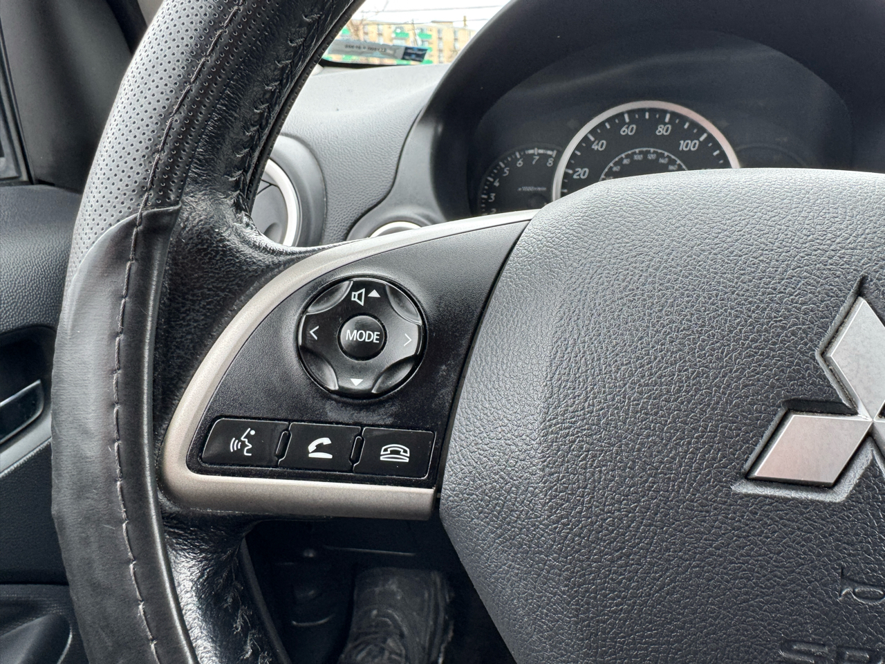 Mitsubishi Mirage DE 2014