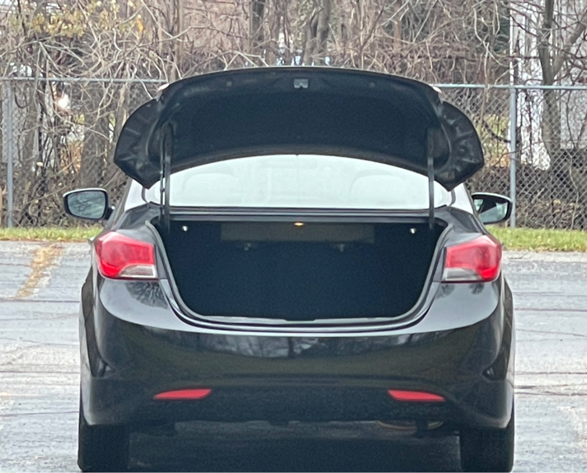 Hyundai Elantra GLS Auto 2012