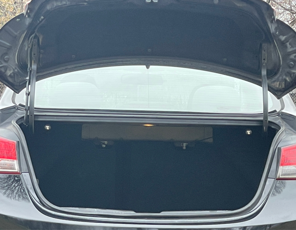 Hyundai Elantra GLS Auto 2012