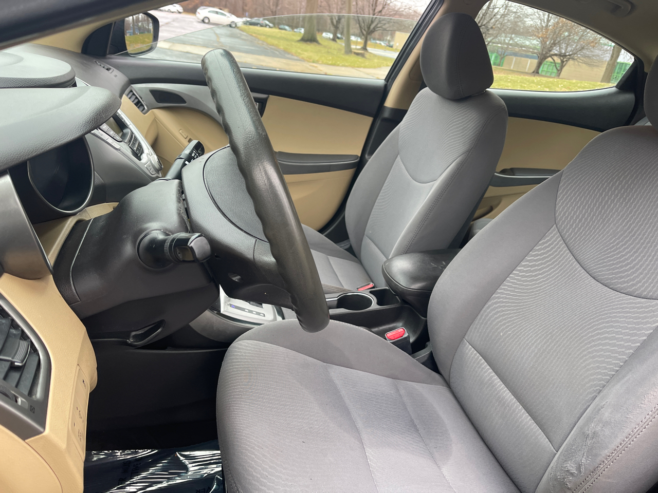 Hyundai Elantra GLS Auto 2012