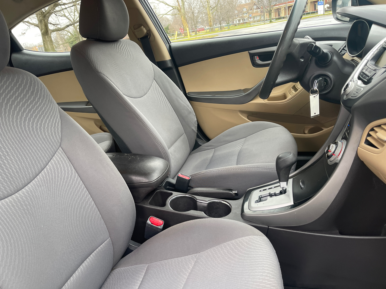 Hyundai Elantra GLS Auto 2012