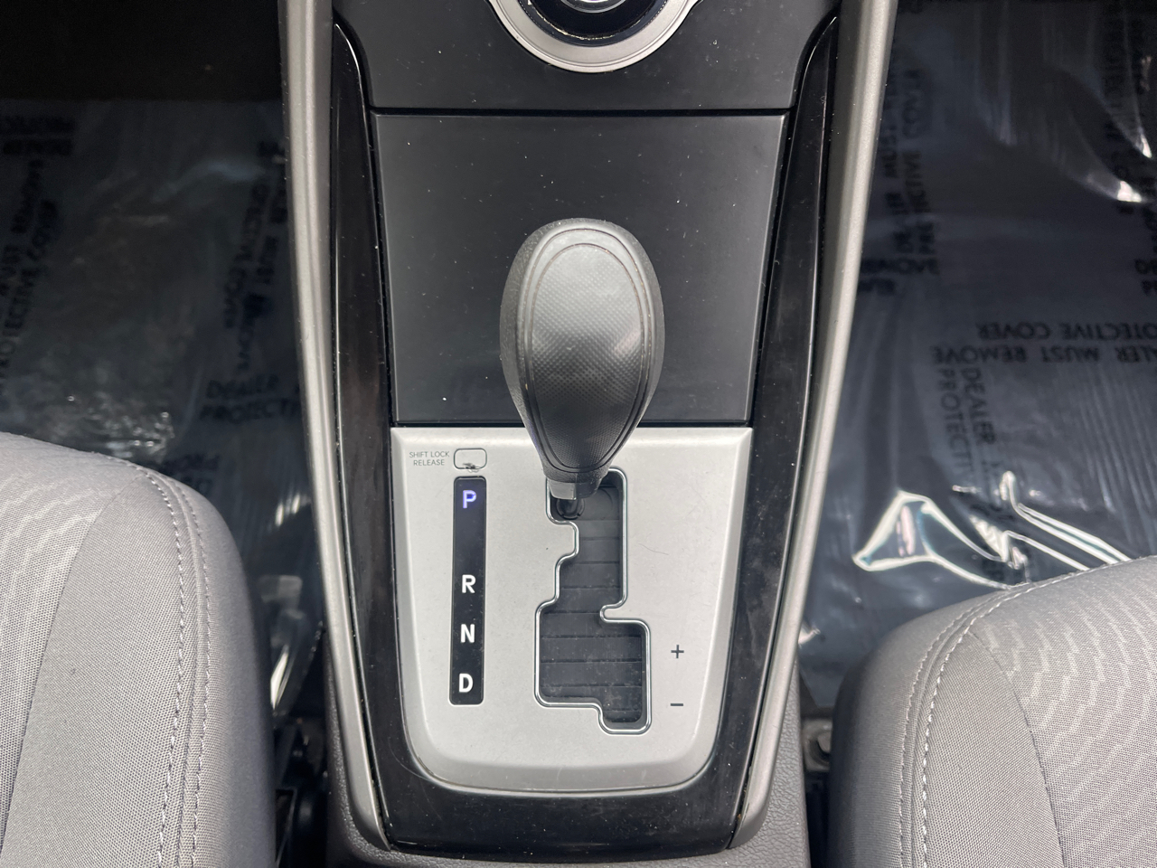 Hyundai Elantra GLS Auto 2012