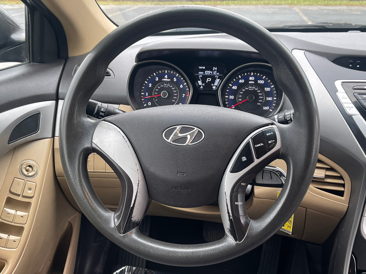 Hyundai Elantra GLS Auto 2012