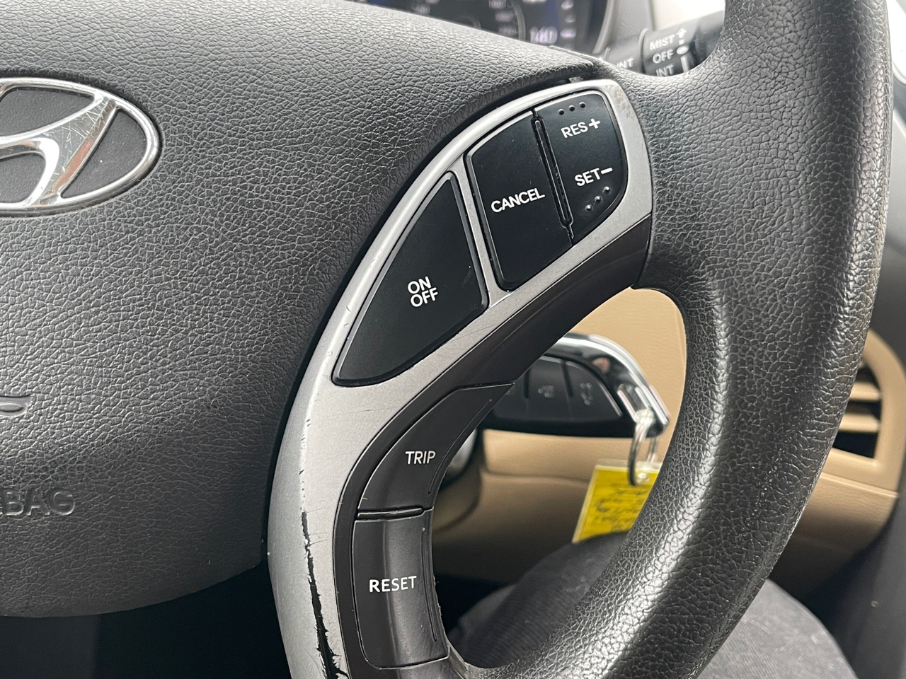 Hyundai Elantra GLS Auto 2012