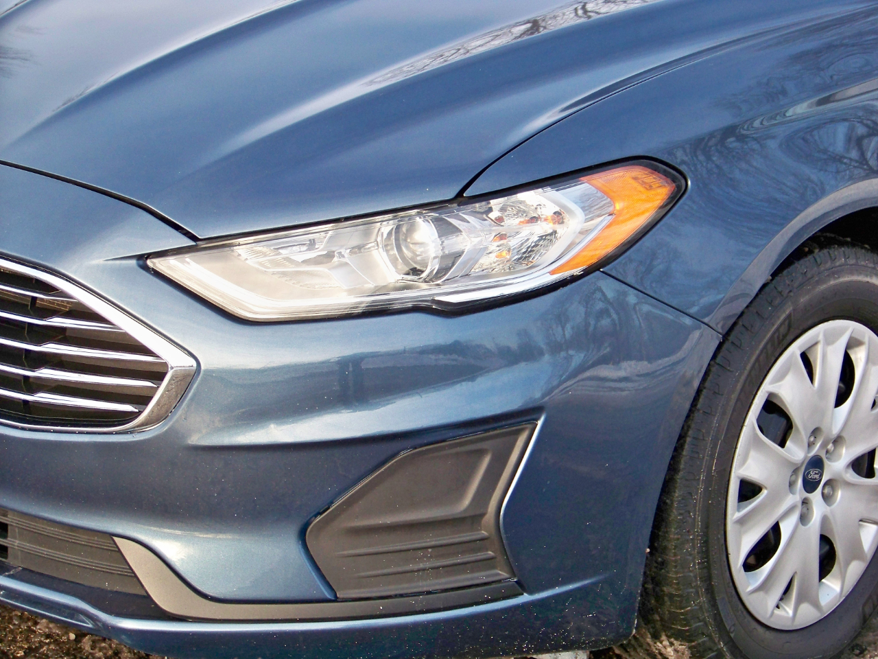 Ford Fusion 4dr Sdn I4 S 2019