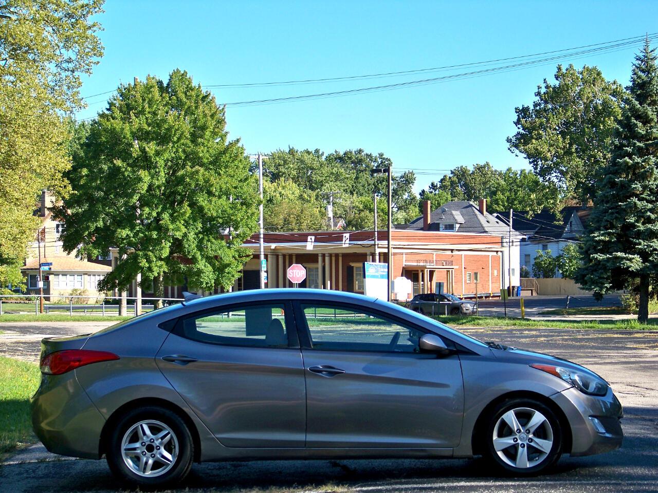 Hyundai Elantra GLS 4-Door 2013