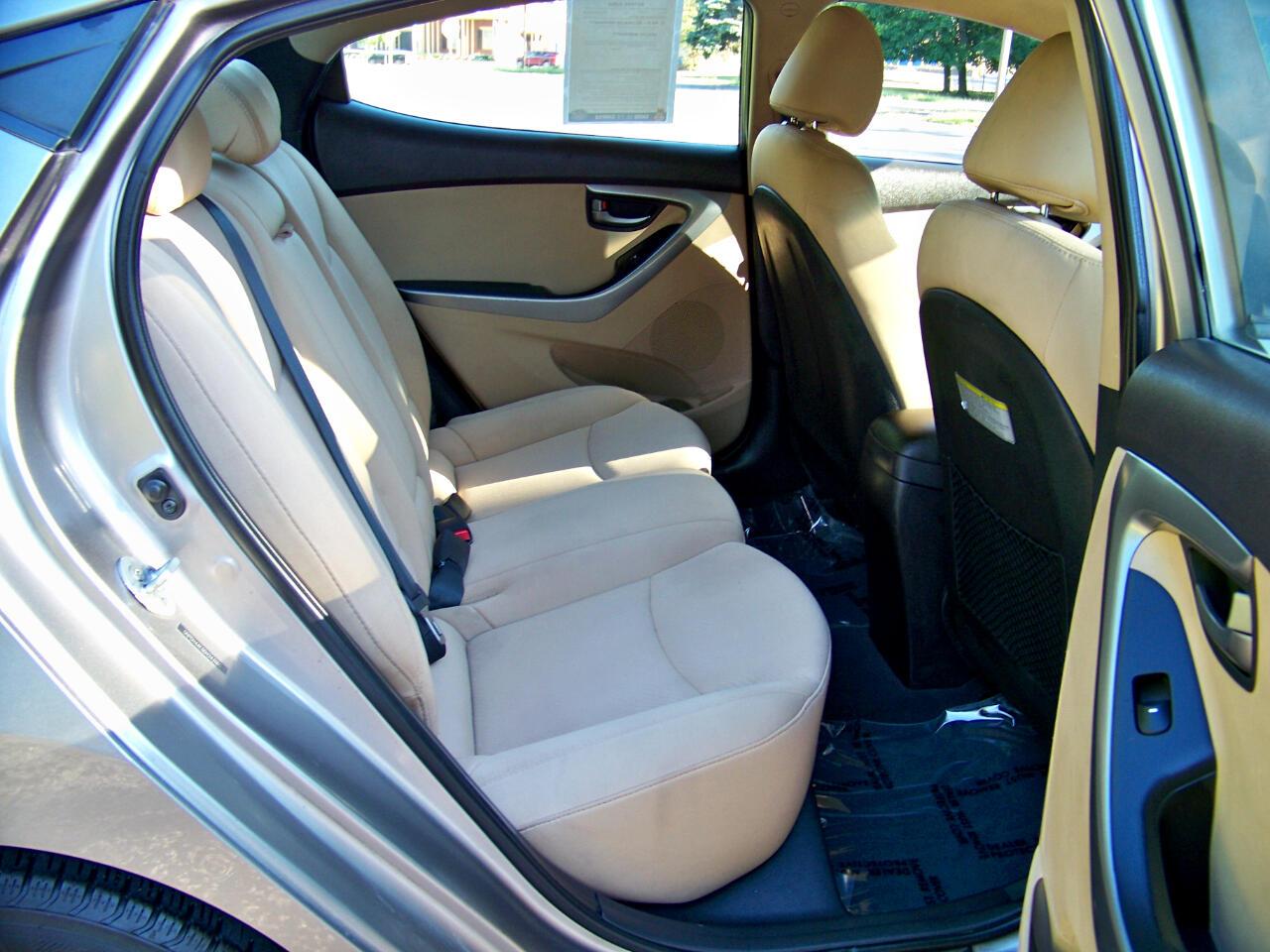 Hyundai Elantra GLS 4-Door 2013