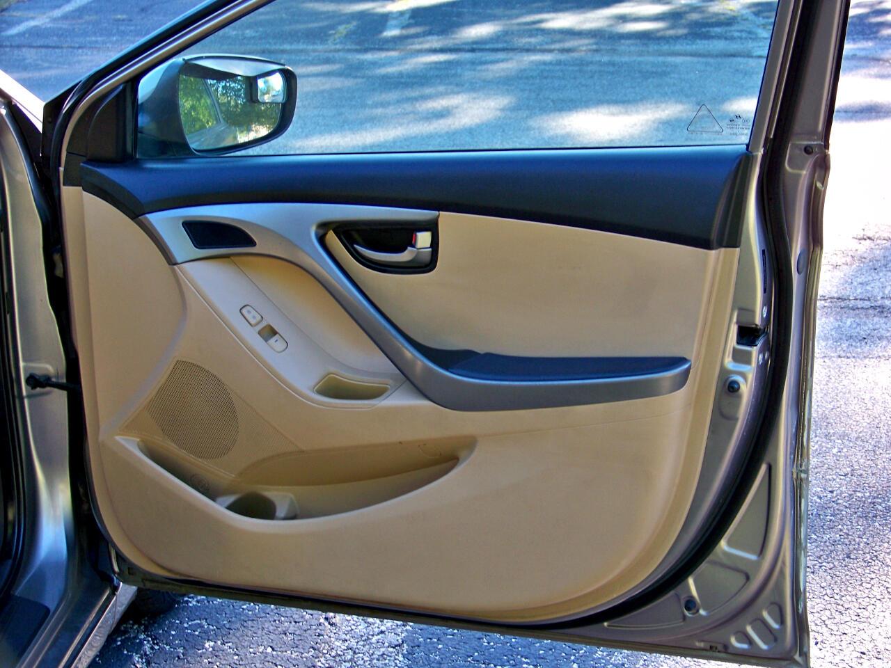 Hyundai Elantra GLS 4-Door 2013