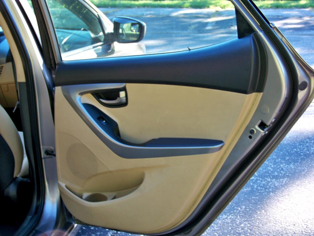 Hyundai Elantra GLS 4-Door 2013