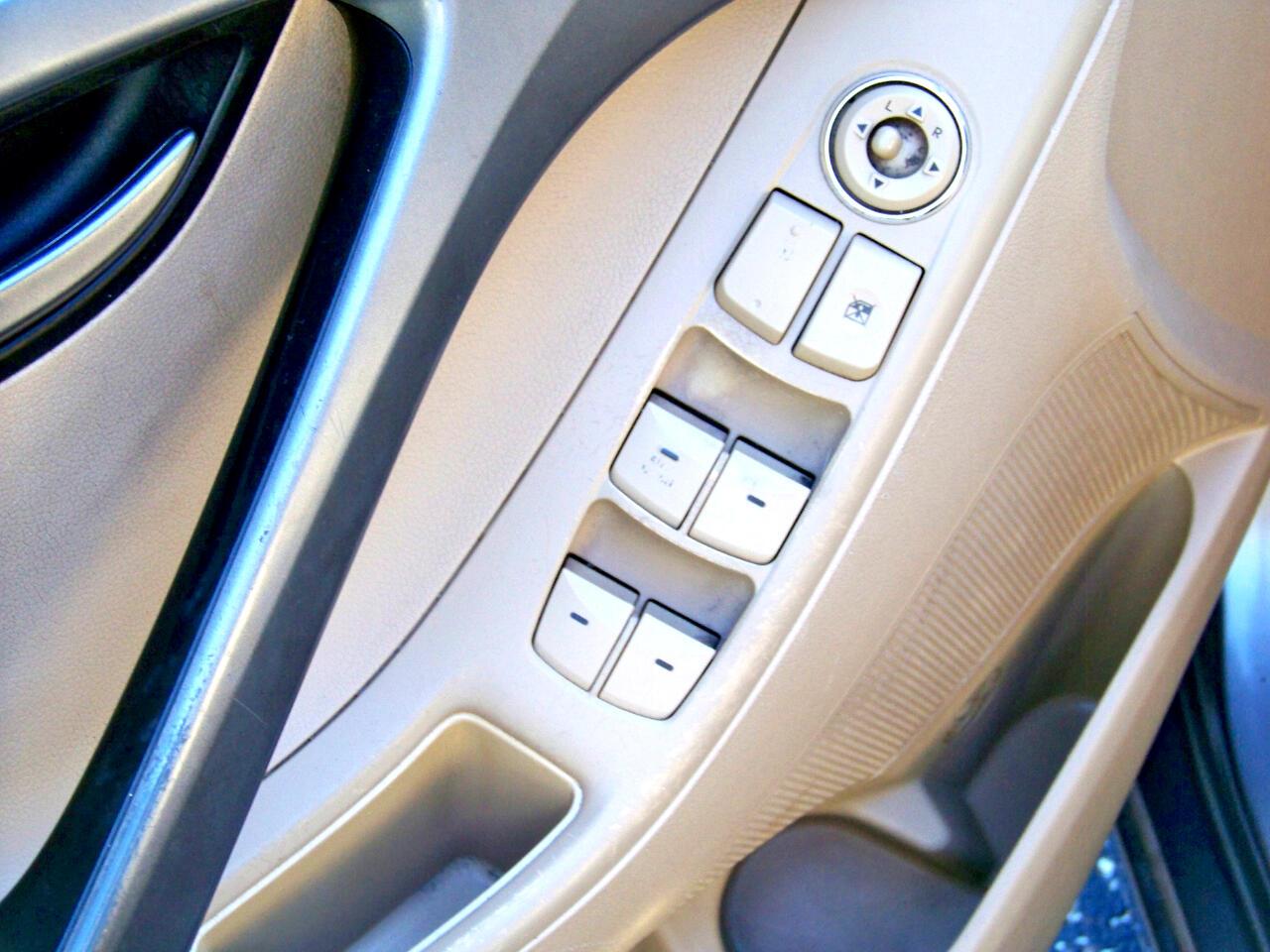 Hyundai Elantra GLS 4-Door 2013