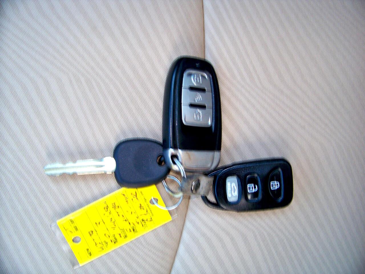 Hyundai Elantra GLS 4-Door 2013