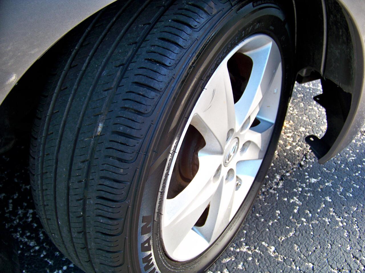 Hyundai Elantra GLS 4-Door 2013