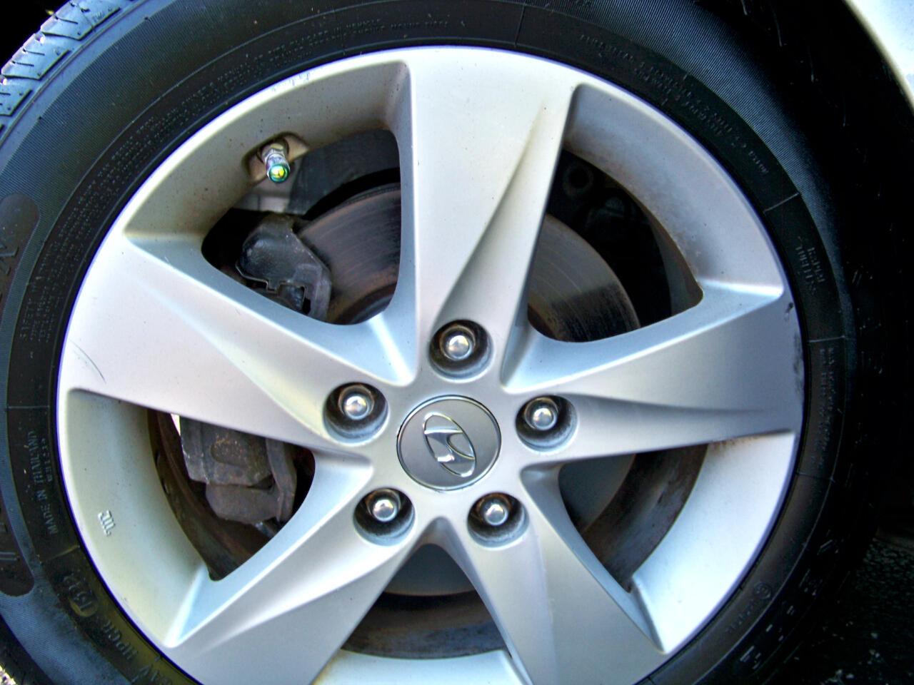 Hyundai Elantra GLS 4-Door 2013