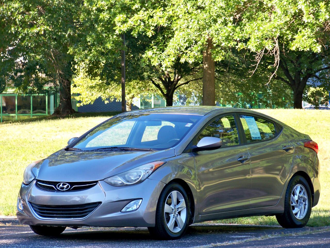 Hyundai Elantra  2013