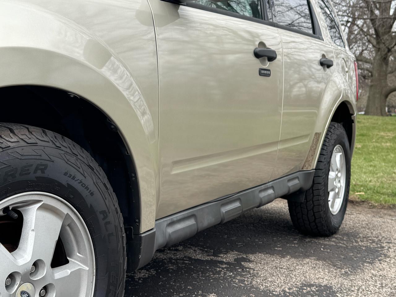 Ford Escape XLT FWD 2012