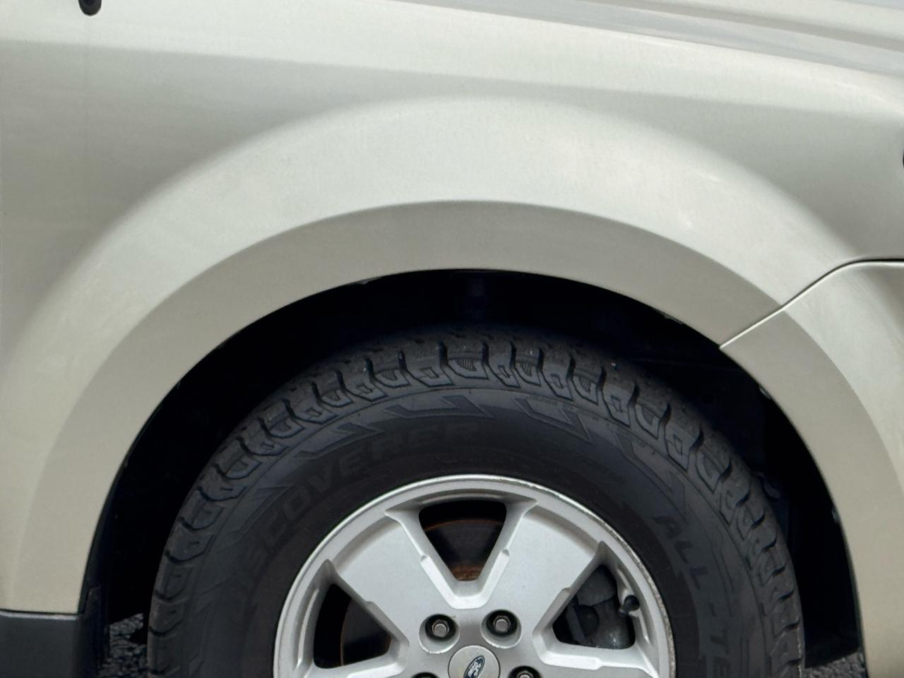 Ford Escape XLT FWD 2012