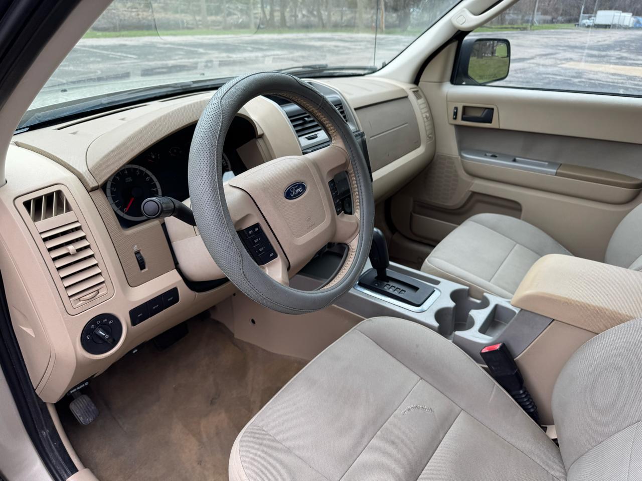 Ford Escape XLT FWD 2012