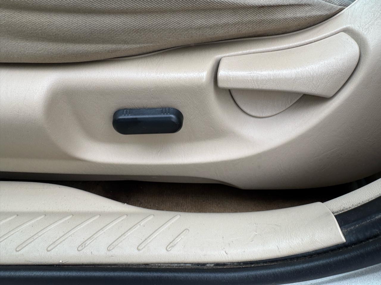 Ford Escape XLT FWD 2012