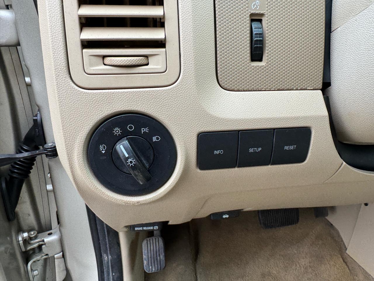 Ford Escape XLT FWD 2012