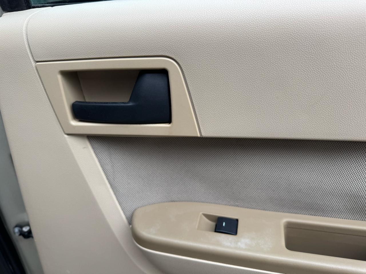 Ford Escape XLT FWD 2012