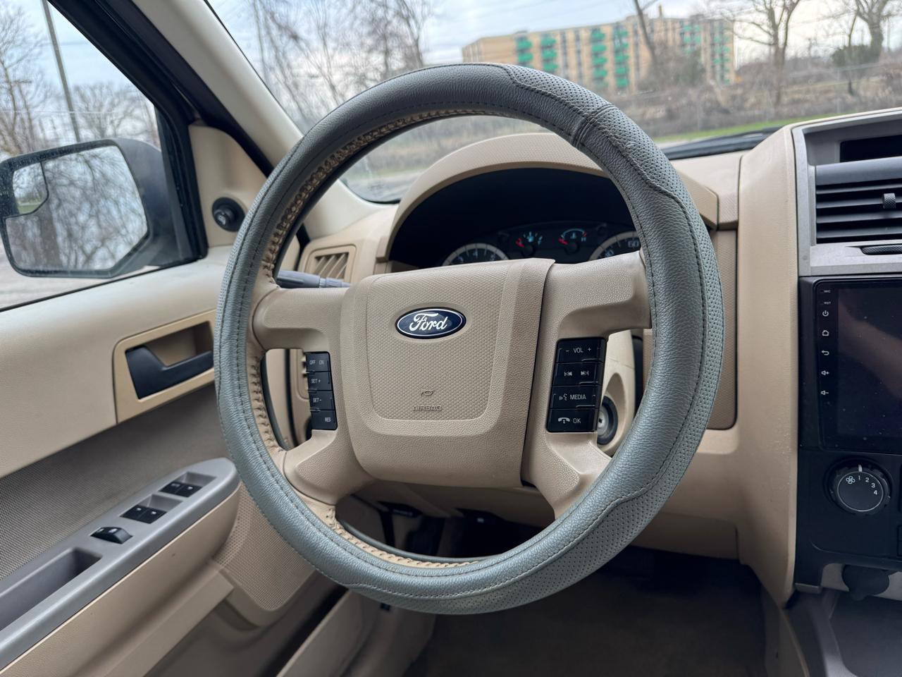 Ford Escape XLT FWD 2012