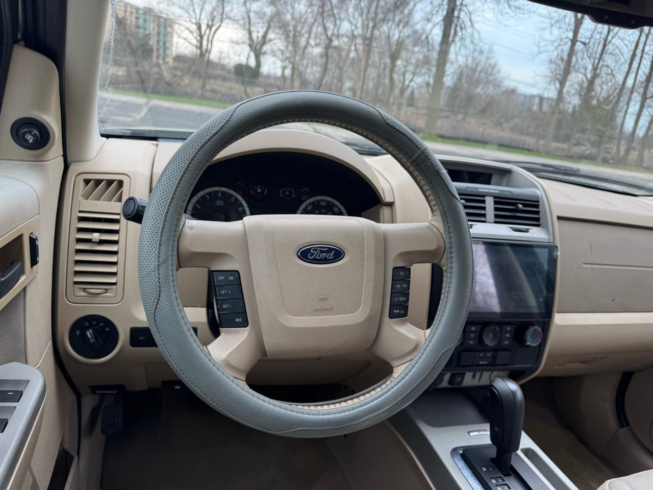 Ford Escape XLT FWD 2012