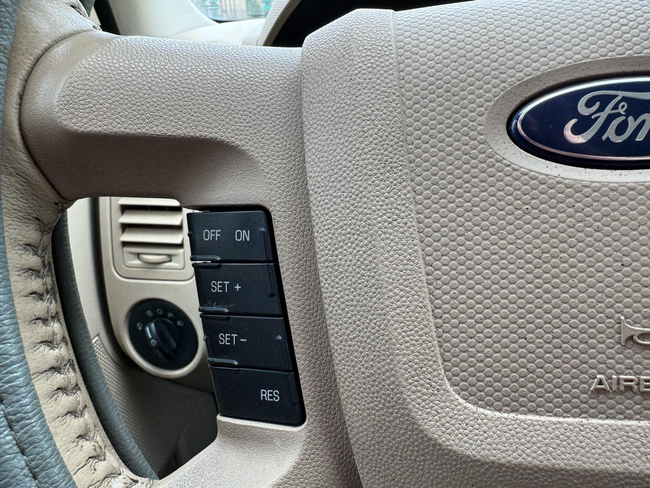 Ford Escape XLT FWD 2012