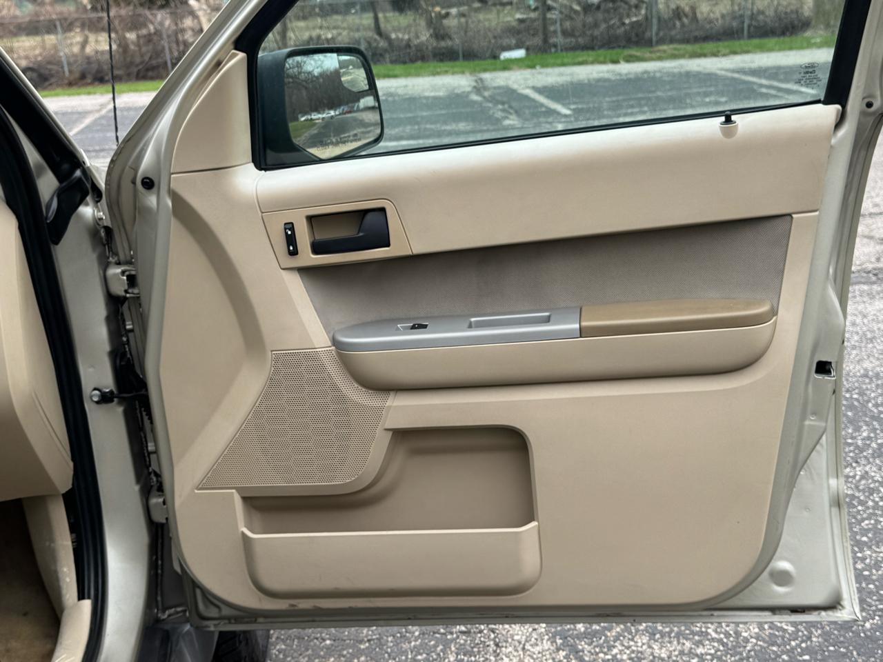 Ford Escape XLT FWD 2012