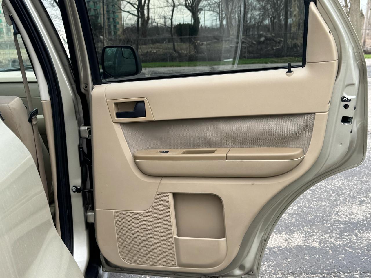 Ford Escape XLT FWD 2012