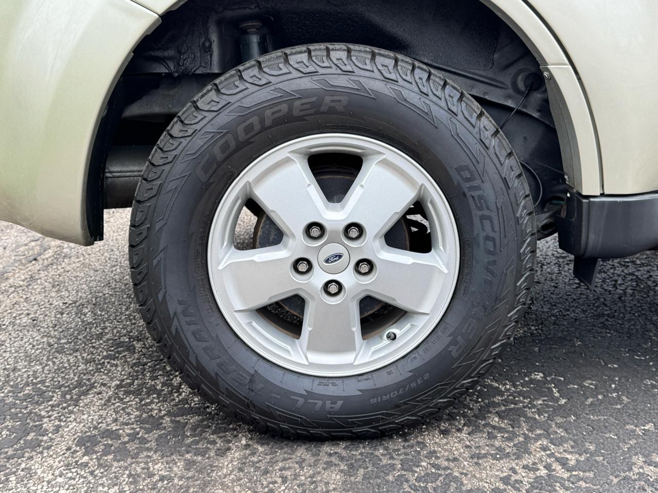 Ford Escape XLT FWD 2012