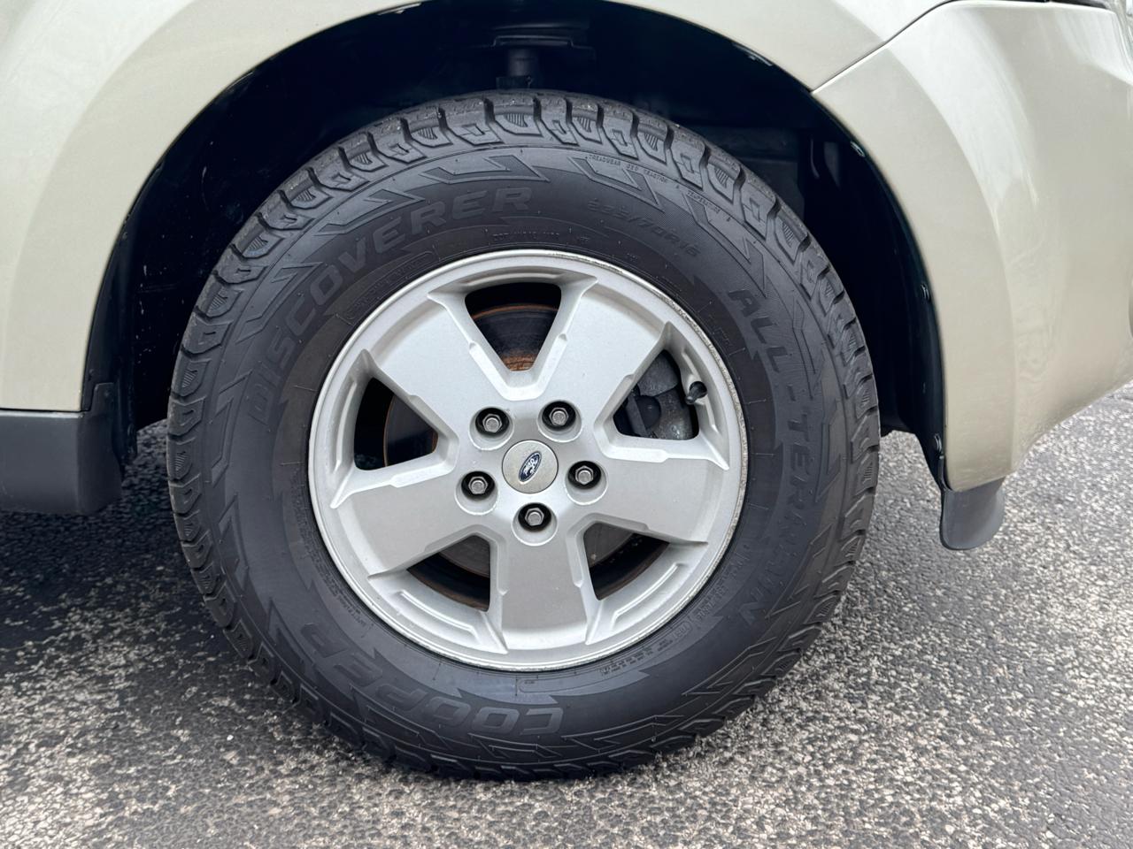 Ford Escape XLT FWD 2012