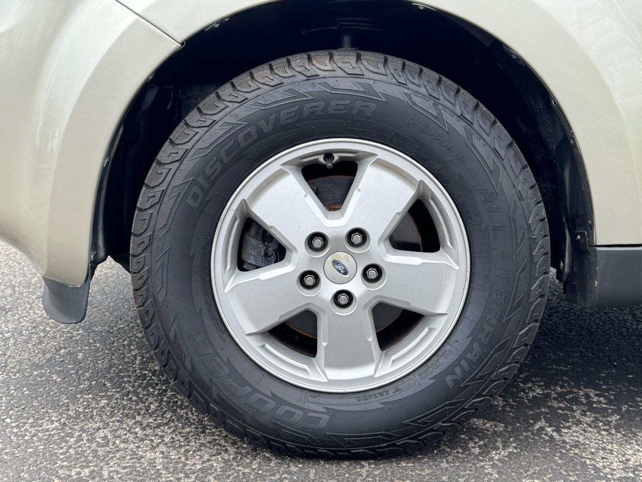 Ford Escape XLT FWD 2012