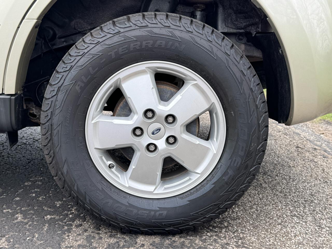 Ford Escape XLT FWD 2012