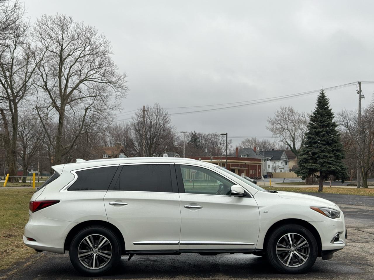 Infiniti QX60 LUXE AWD 2019