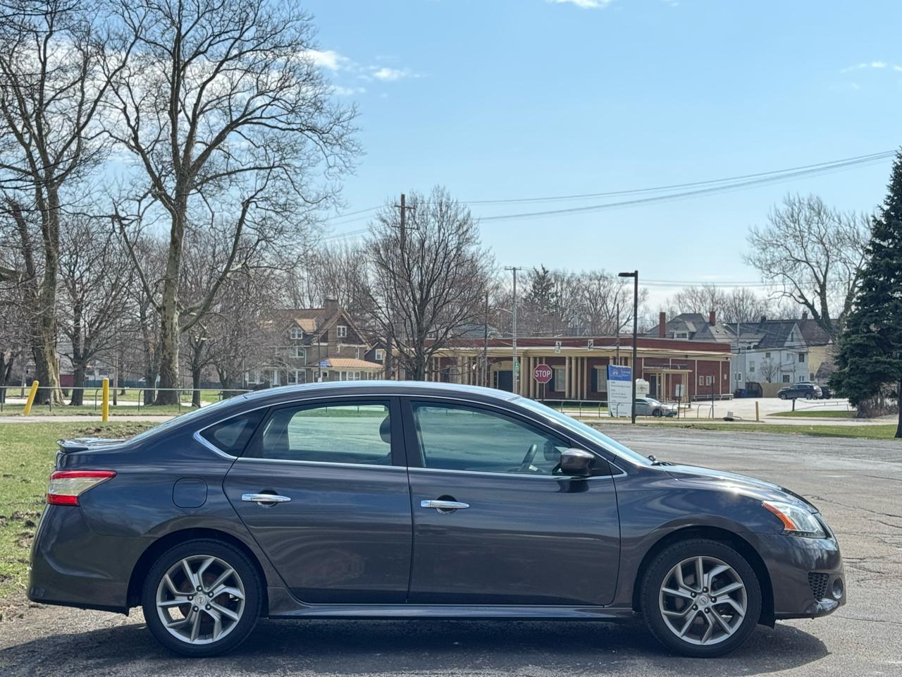Nissan Sentra SR 4D Sedan 2013