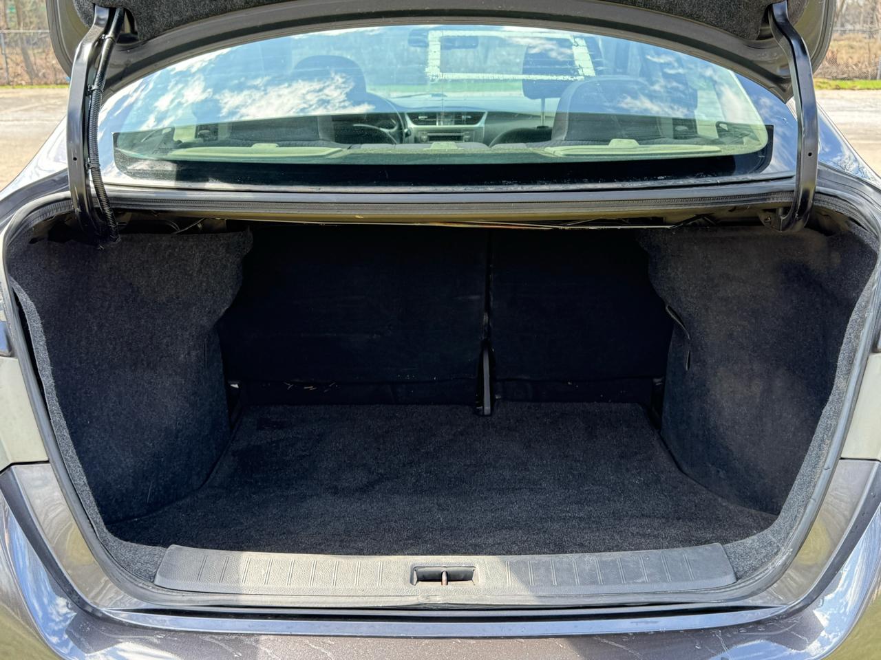 Nissan Sentra SR 4D Sedan 2013