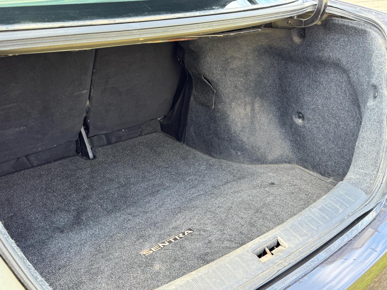 Nissan Sentra SR 4D Sedan 2013