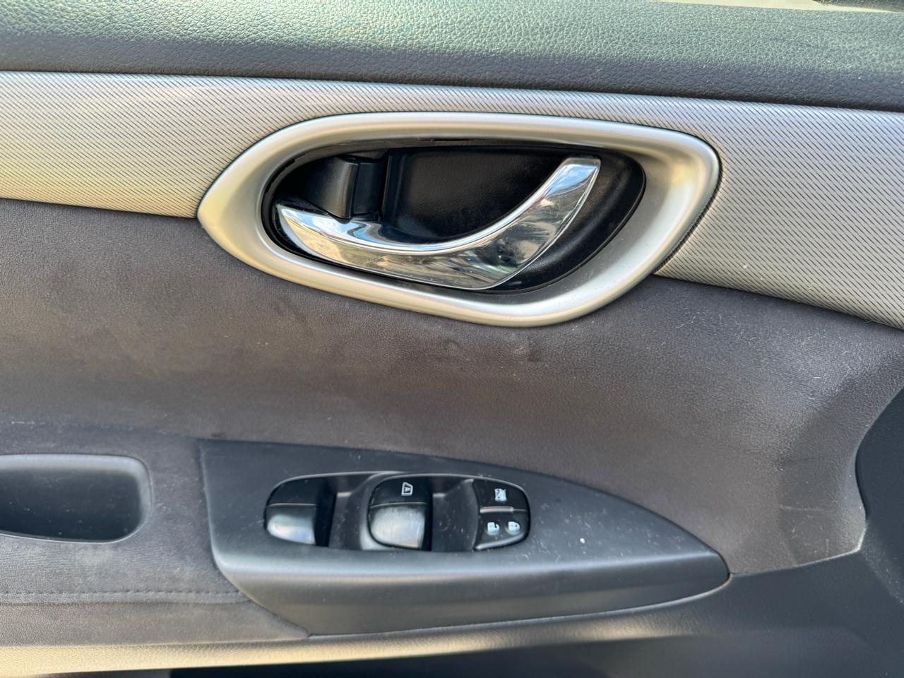 Nissan Sentra SR 4D Sedan 2013