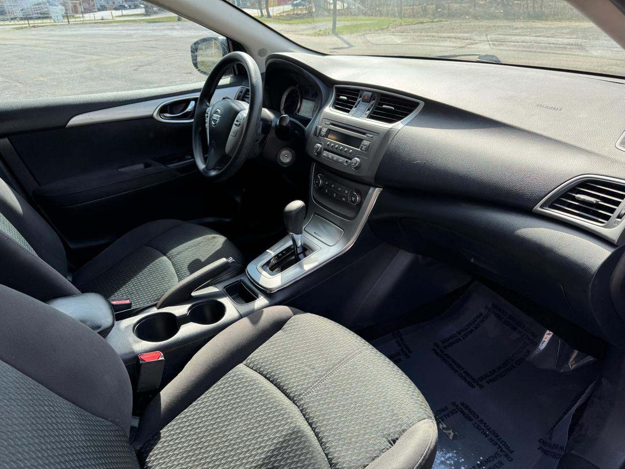 Nissan Sentra SR 4D Sedan 2013