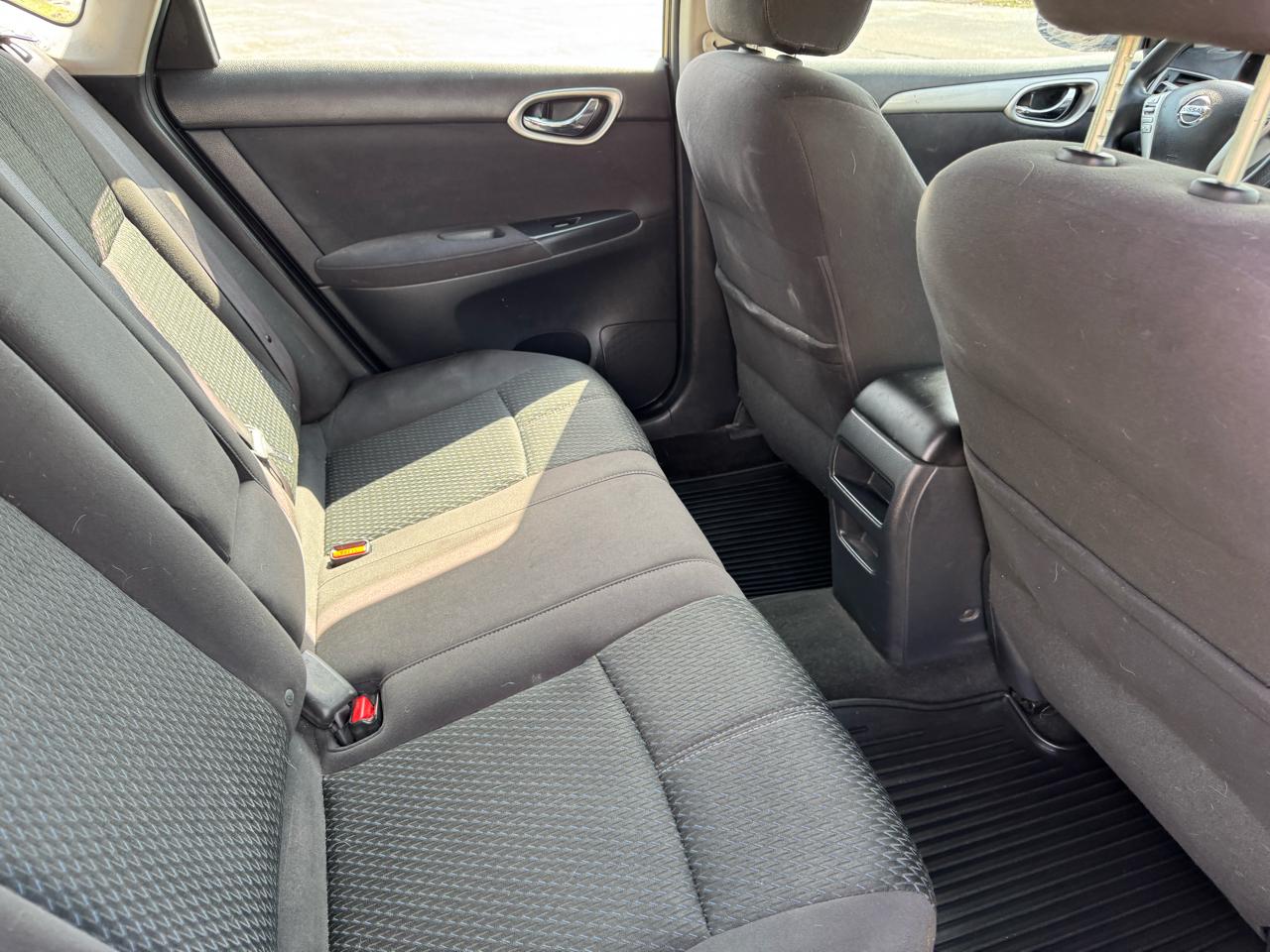 Nissan Sentra SR 4D Sedan 2013