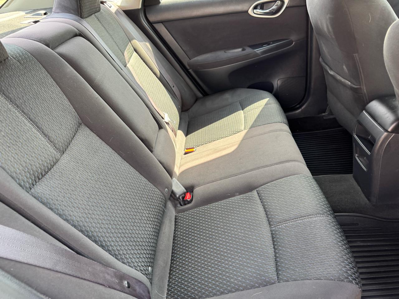 Nissan Sentra SR 4D Sedan 2013