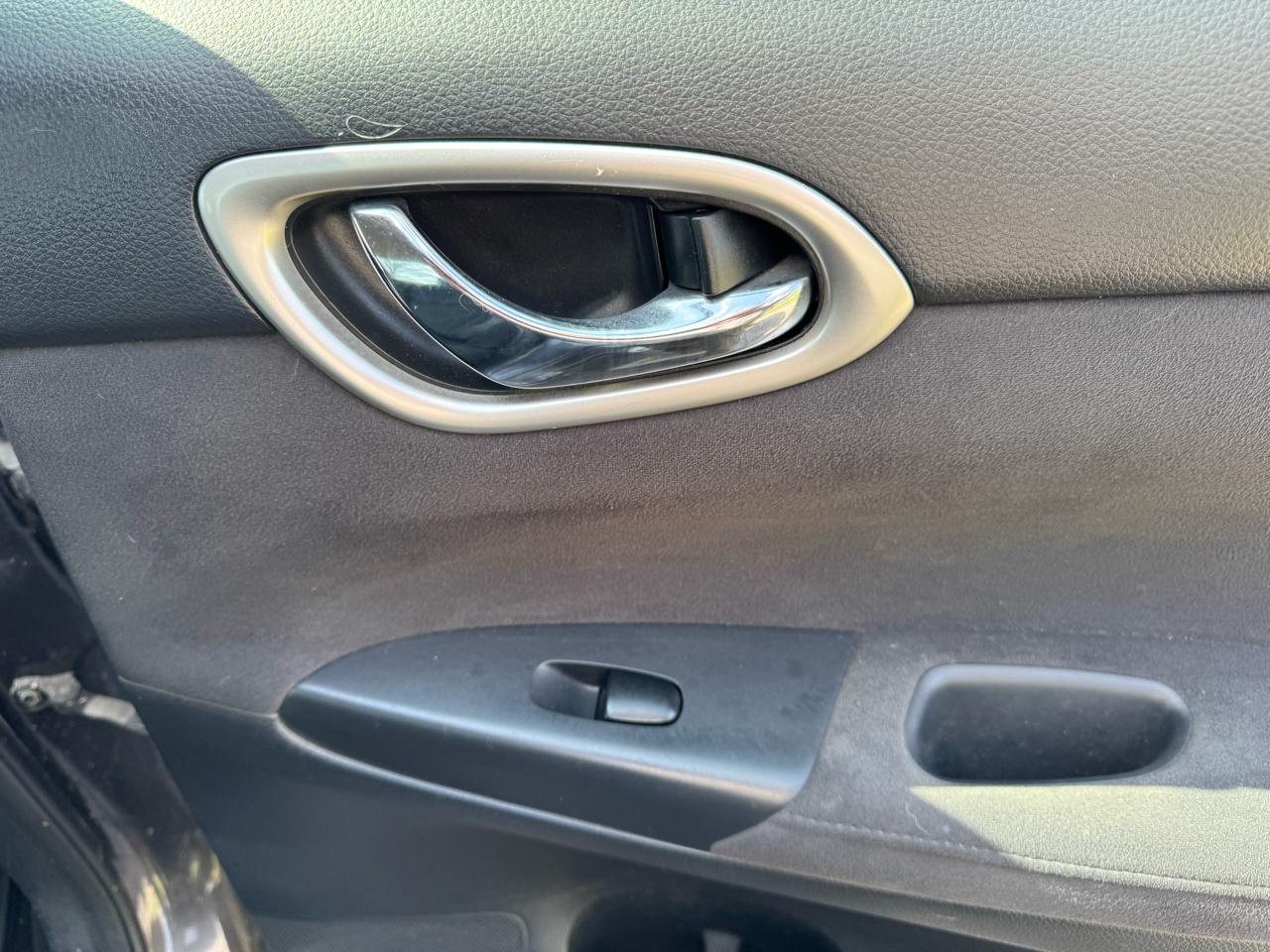 Nissan Sentra SR 4D Sedan 2013