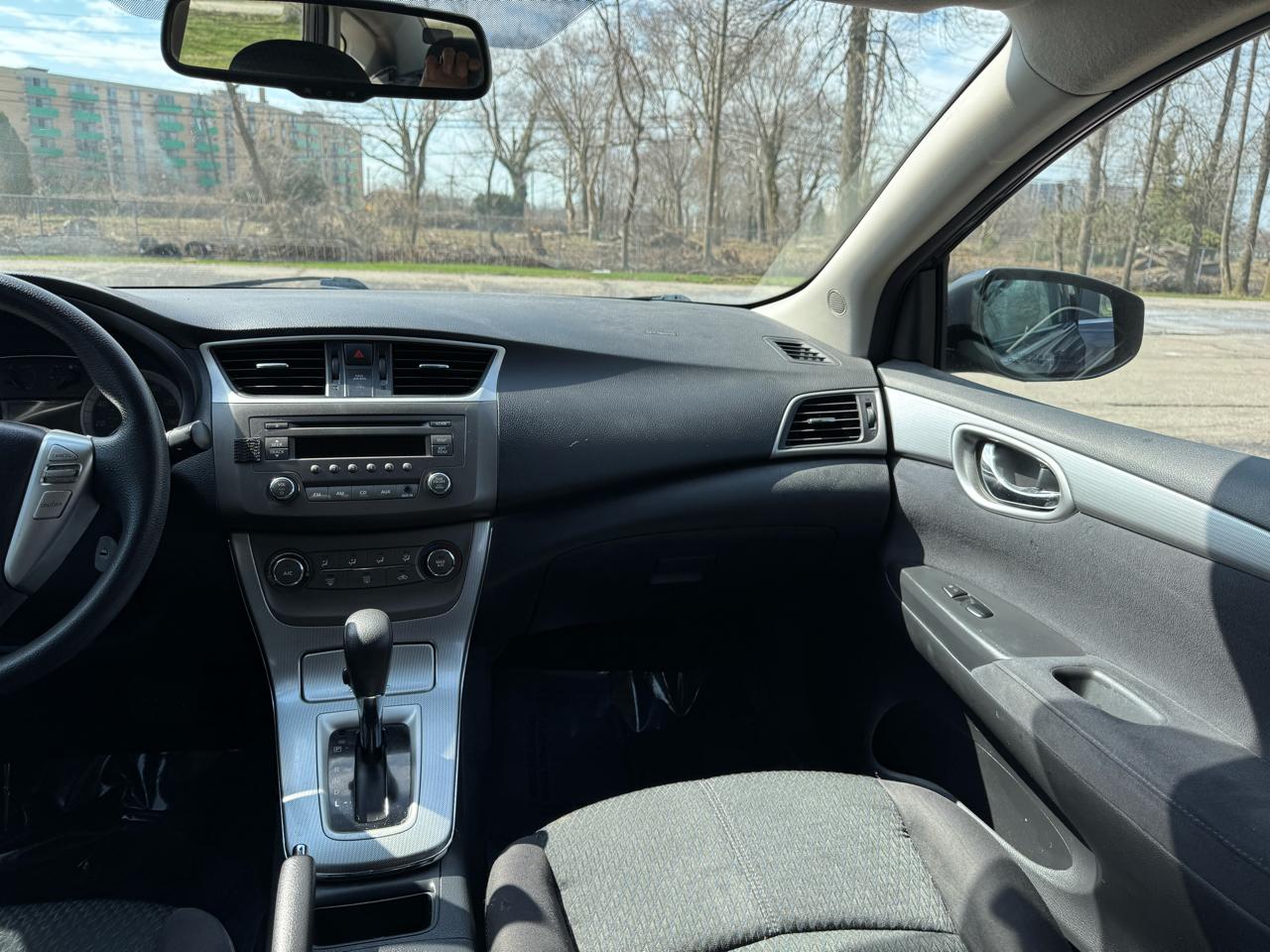 Nissan Sentra SR 4D Sedan 2013