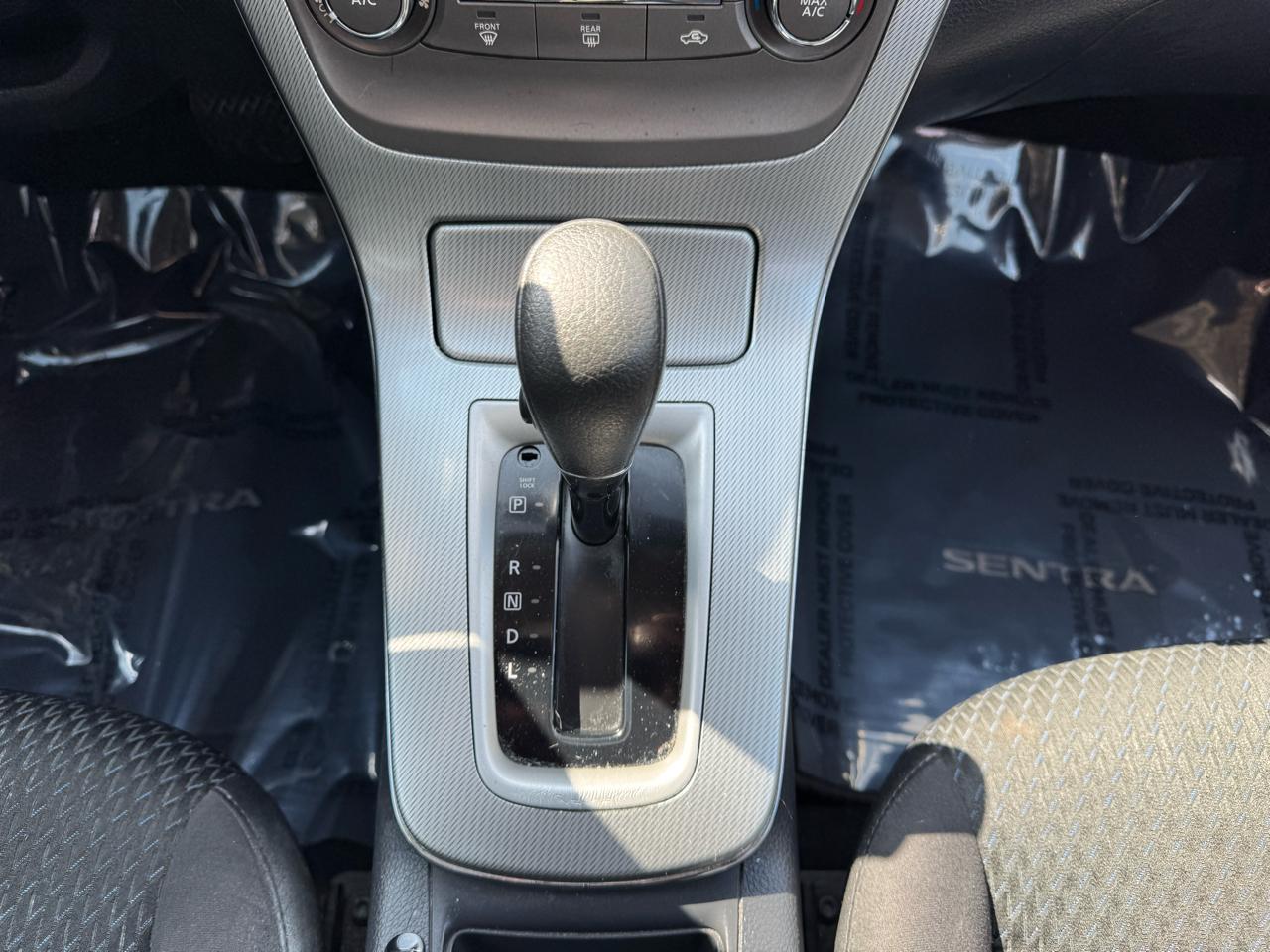 Nissan Sentra SR 4D Sedan 2013