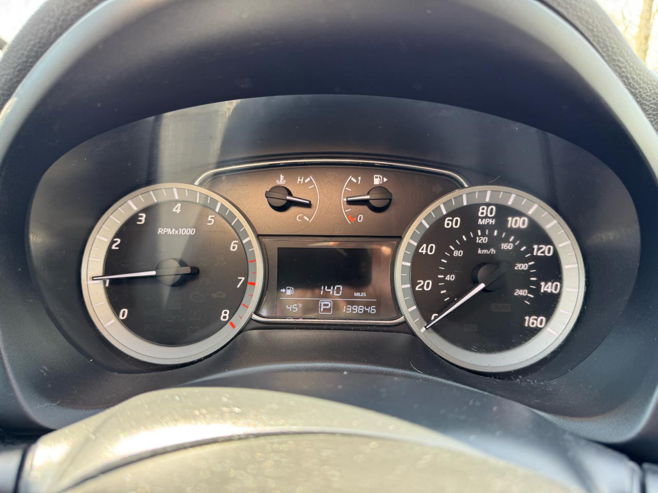 Nissan Sentra SR 4D Sedan 2013