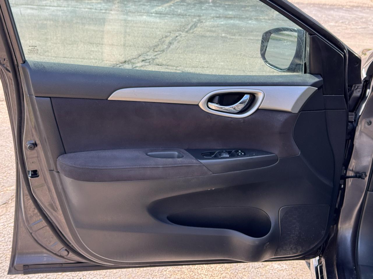 Nissan Sentra SR 4D Sedan 2013