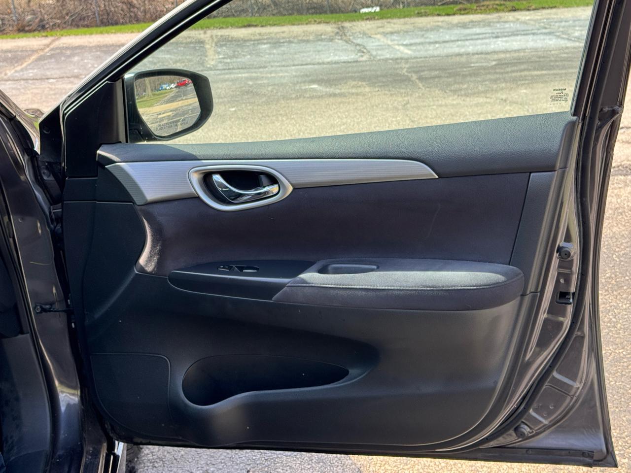 Nissan Sentra SR 4D Sedan 2013