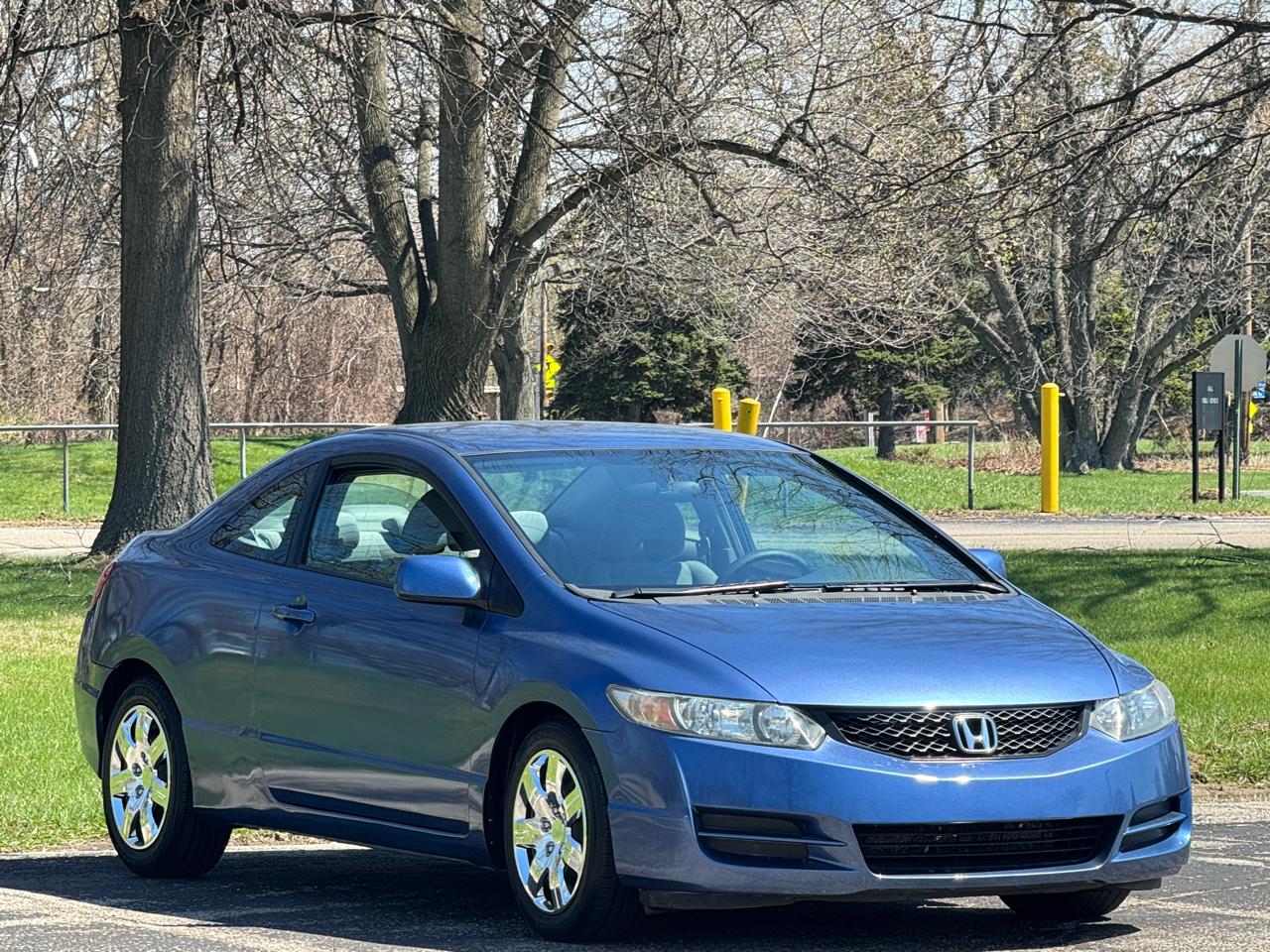 Honda Civic LX Coupe 5-Speed AT 2010